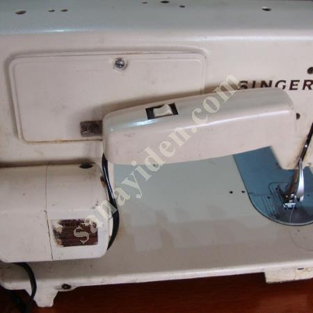 LIKE NEW SINGER SEWING MACHINE FOR SALE, Textile Industry Machinery