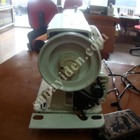 LIKE NEW SINGER SEWING MACHINE FOR SALE, Textile Industry Machinery