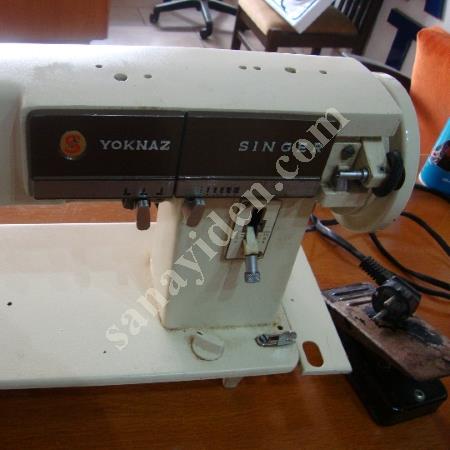 LIKE NEW SINGER SEWING MACHINE FOR SALE, Textile Industry Machinery