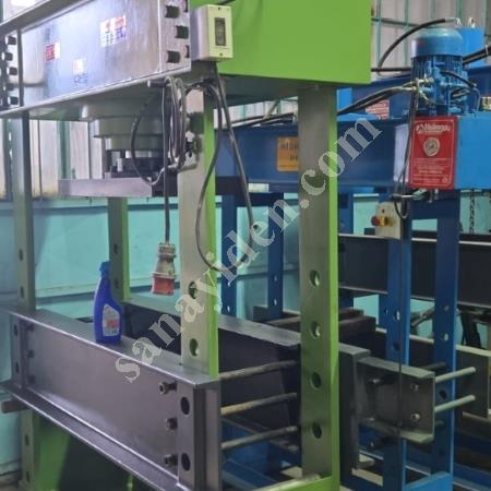 200 TON HYDRAULIC PRESS PROVIDING PRODUCTIVITY INCREASE, Machine